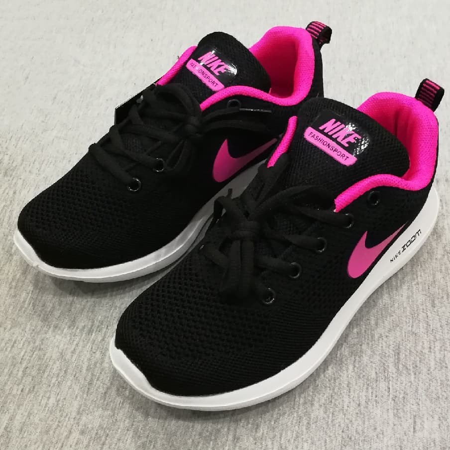 womens black and pink nikes