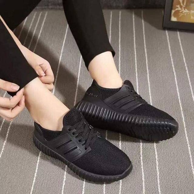 plain black casual shoes