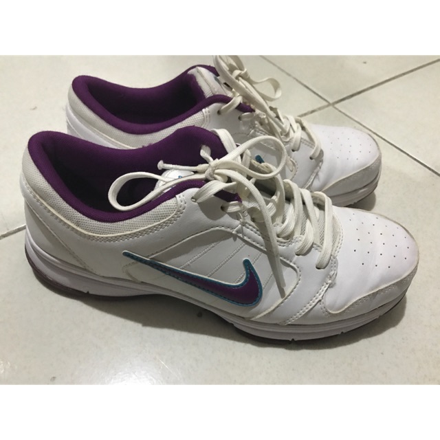 clearance nike tennis shoes