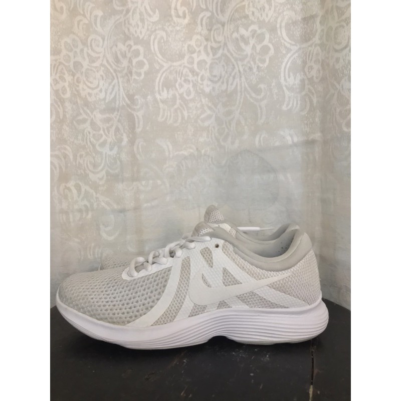 nike revolution 4 size 1