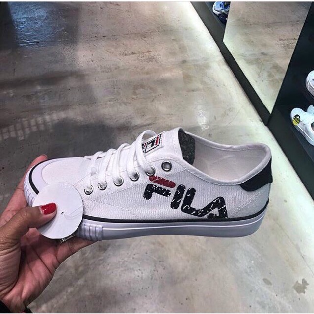 fake fila sneakers