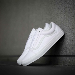 vans old skool triple white