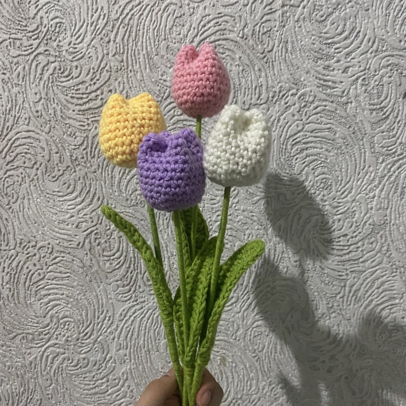 FOR PREORDER [MONDAY SHIPOUT] Crocheted tulips (individual) Shopee