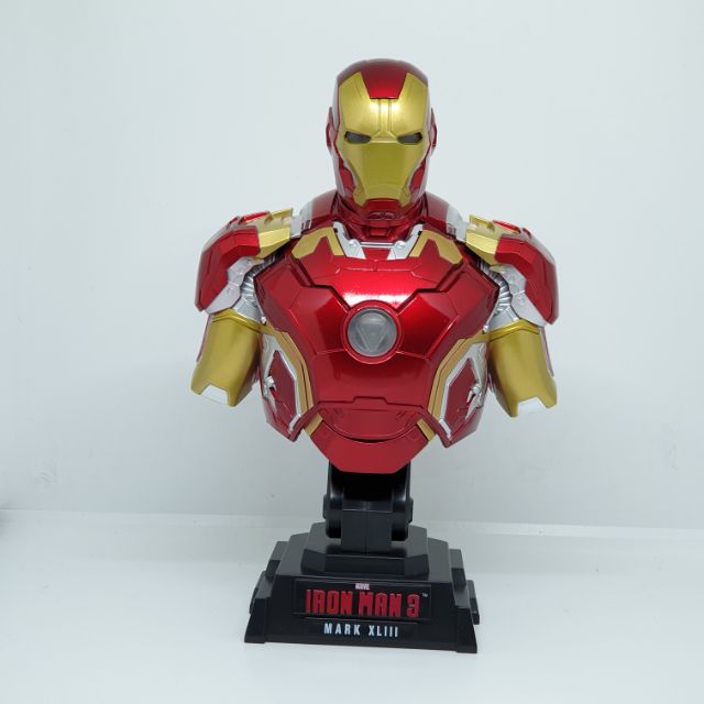 hot toys iron man bust