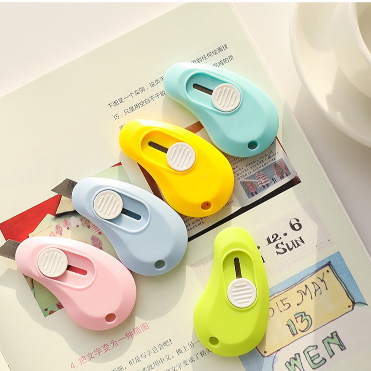 Random Lowest Price Mini Cutter knife Parcel Art Cutter Office School Supplies Cute Art Knife