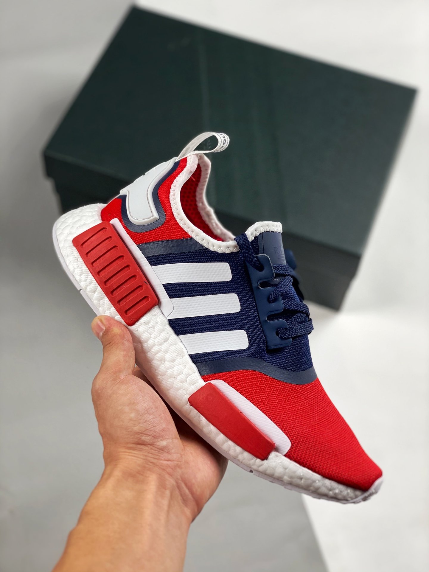 nmd r1 womens shoes