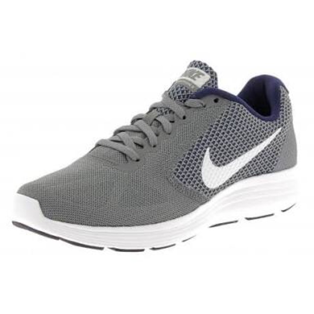 nike revolution 3