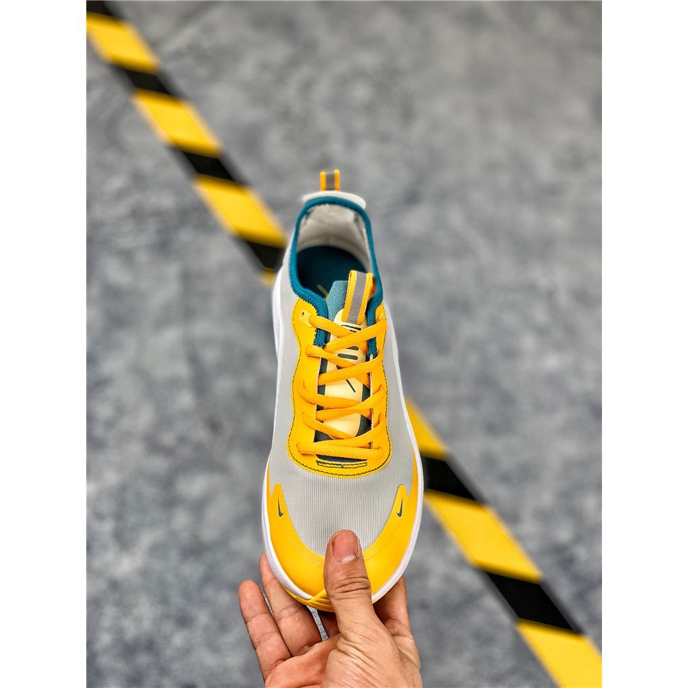 nike dia yellow