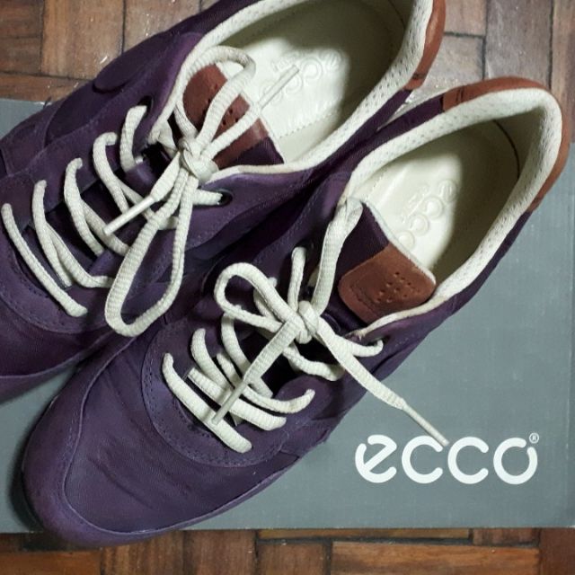 ecco burgundy shoes