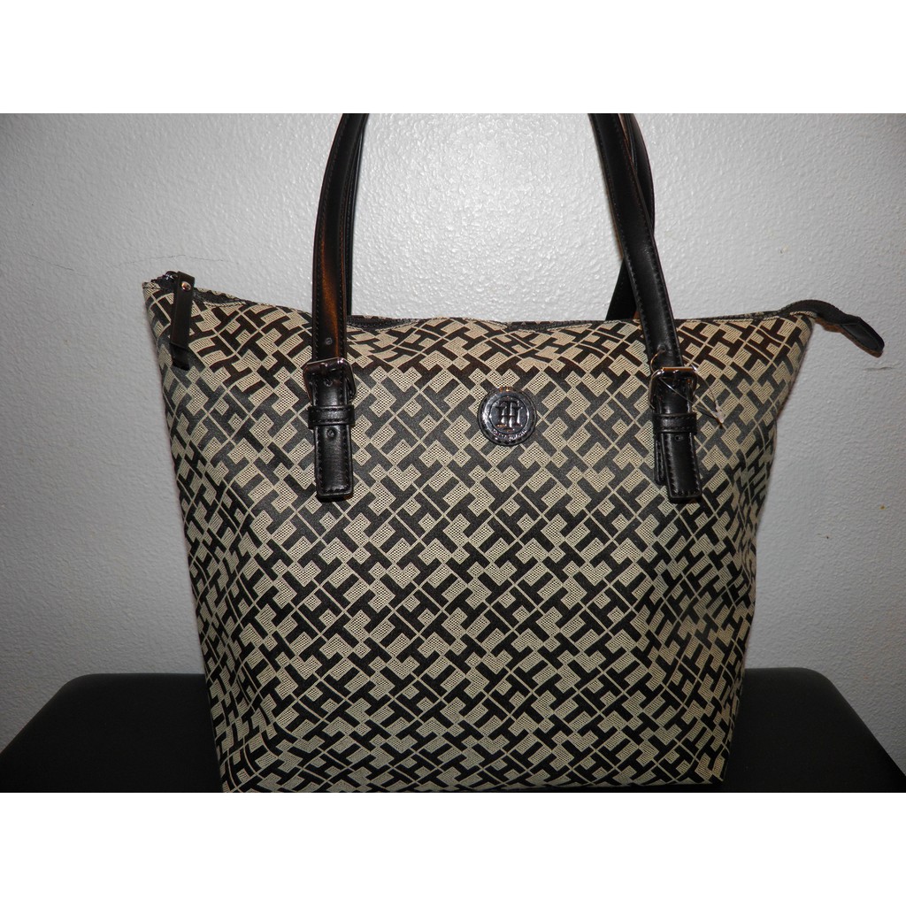 tommy hilfiger luggage price