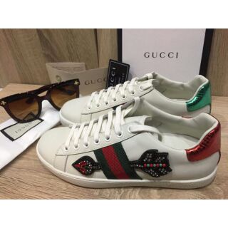 gucci sneakers with arrow