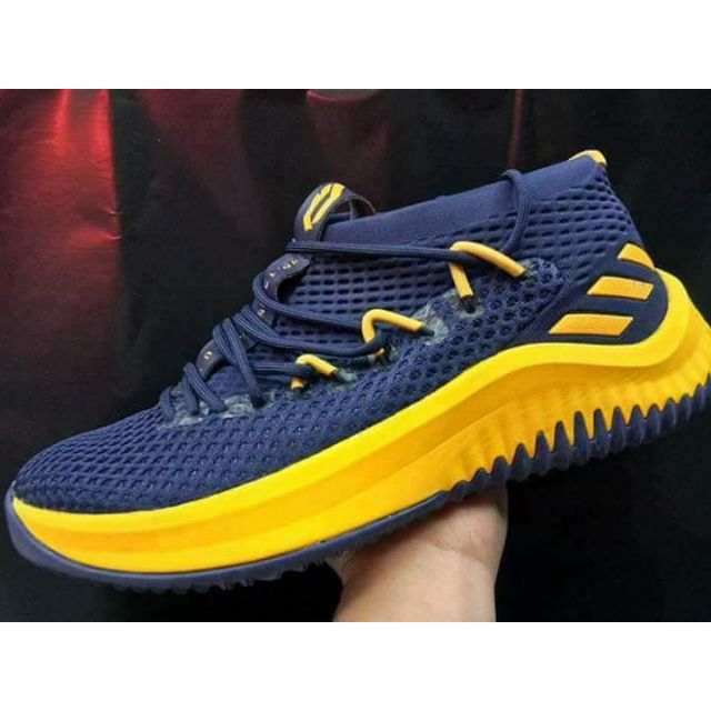 dame 4 yellow