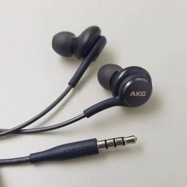 akg headphones that come with s10