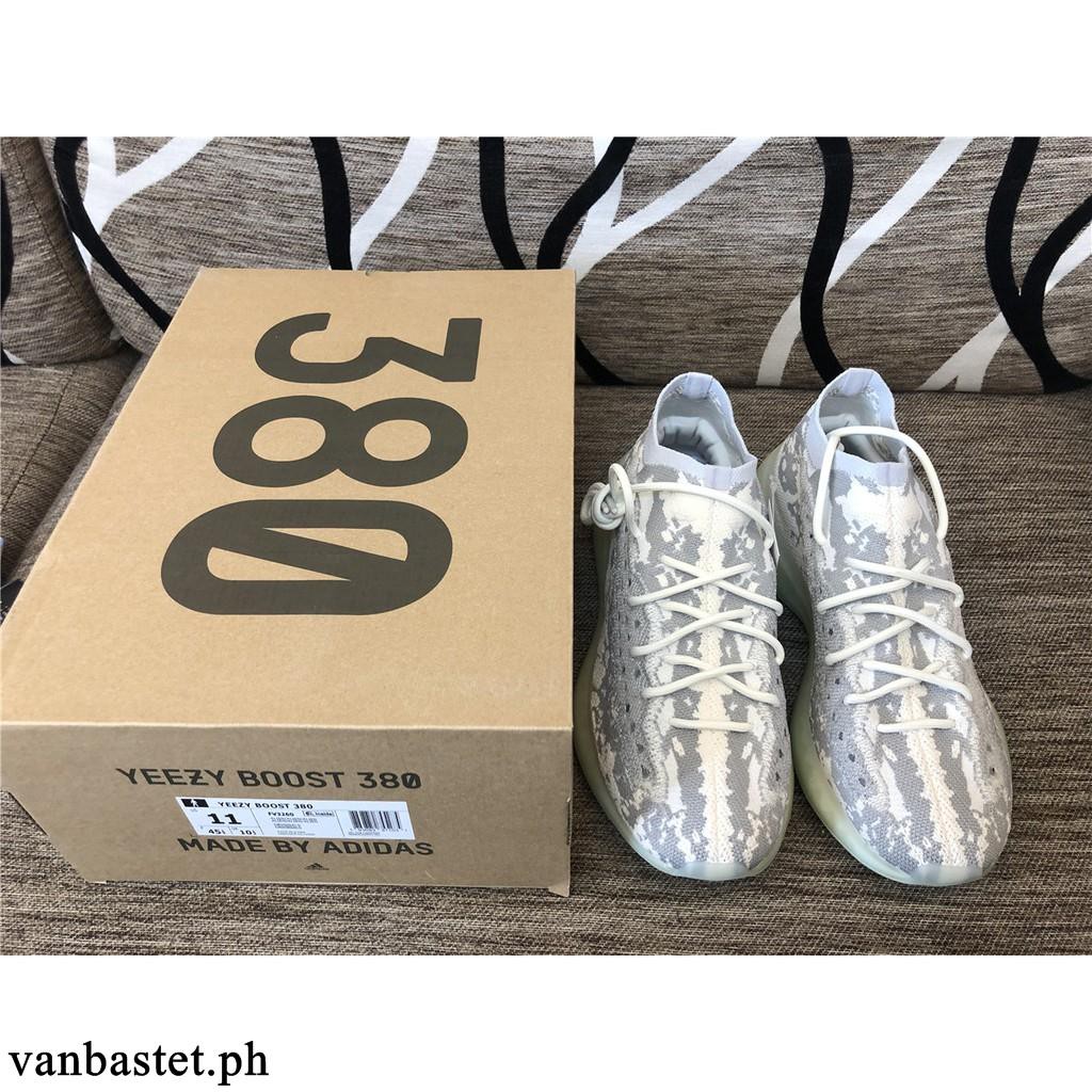 Sepatu Sneakers Adidas Yeezy Boost 350 V3 Hyperspace.