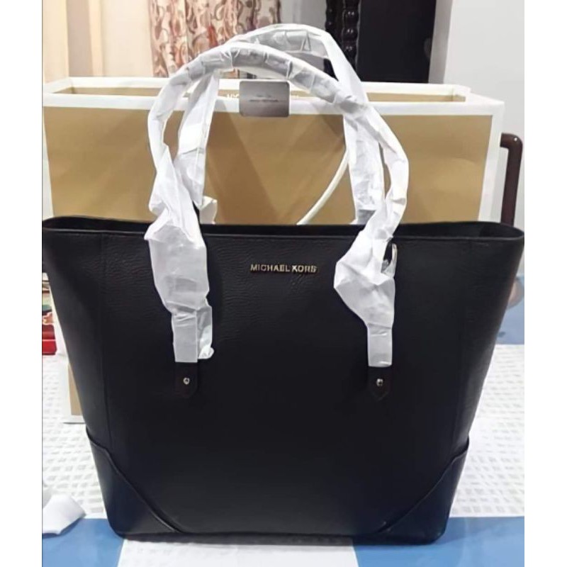 Arriba 75+ imagen michael kors aria black Abzlocal.mx