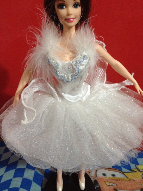 swan queen barbie