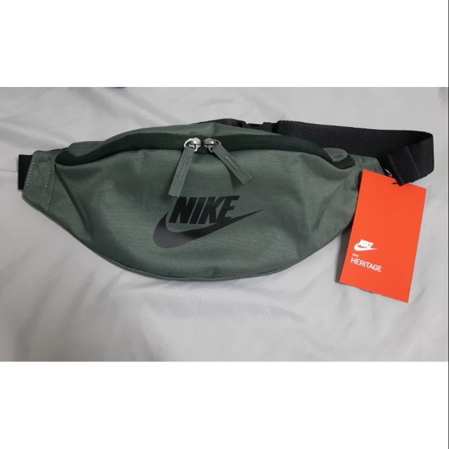 nike sportswear fanny pack