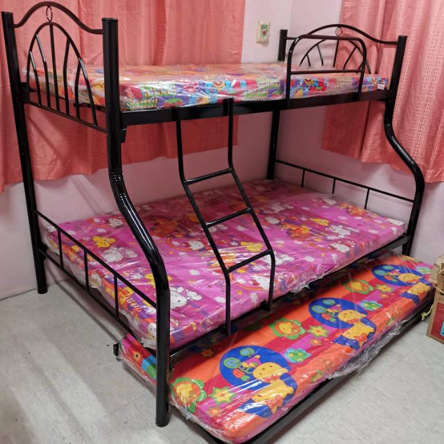 double deck bed with pull out