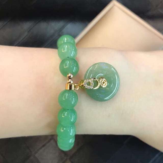 jade bracelet meaning