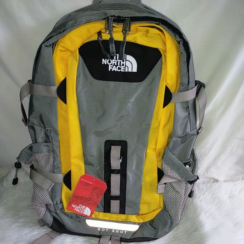 The North Face Hot Shot Backpack 26L made in Vietnam