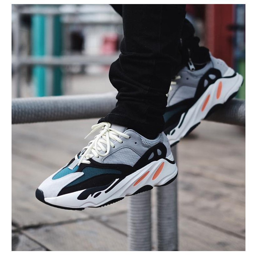 yeezy 700 men