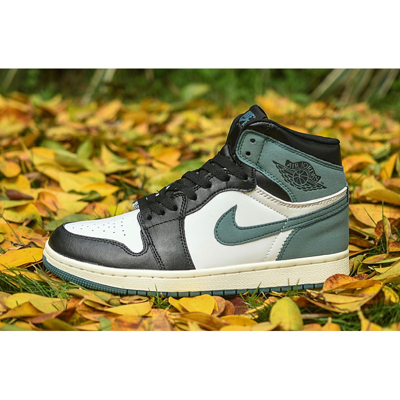 nike air jordan 1 light green