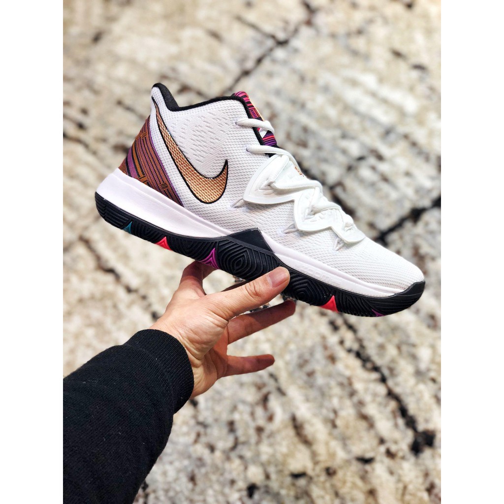 Nike Kyrie 5 'Patrick Star' Sneakers farfetch