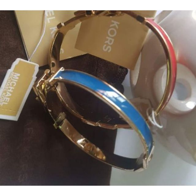 michael kors gold buckle bangle