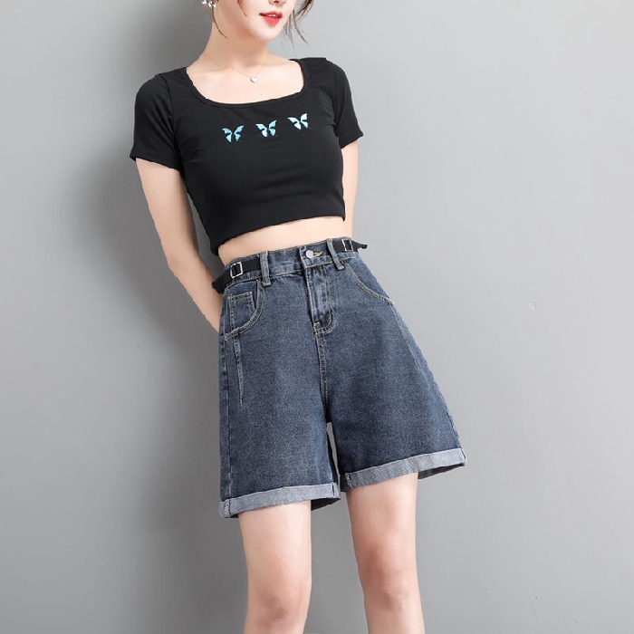 loose fitting high waisted shorts