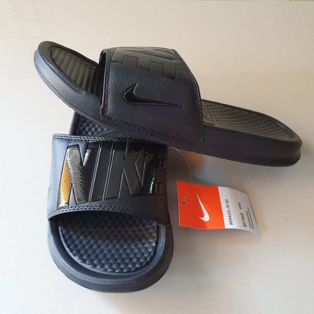 nike benassi triple black