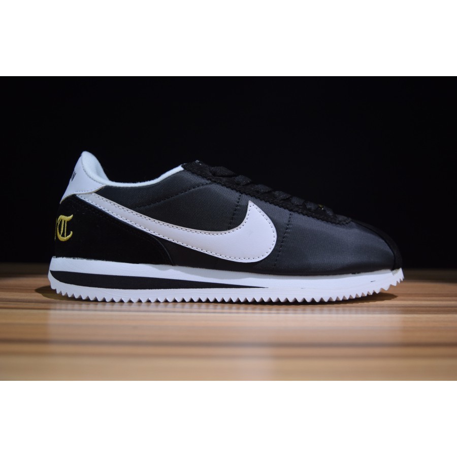 classic cortez nylon nike