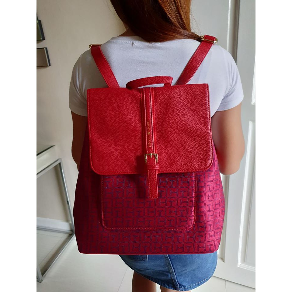 red tommy backpack