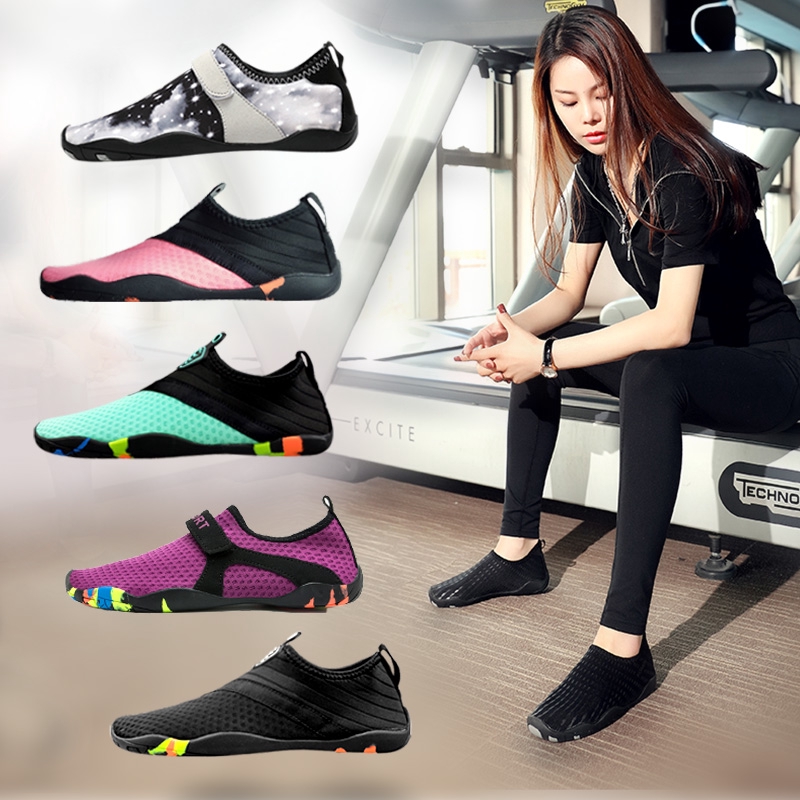 sports gym shoes