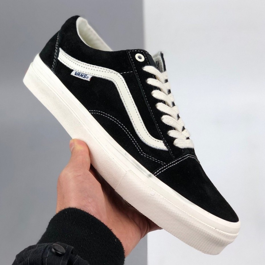 navy blue low top vans