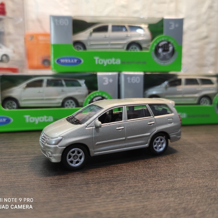 toyota innova diecast toy