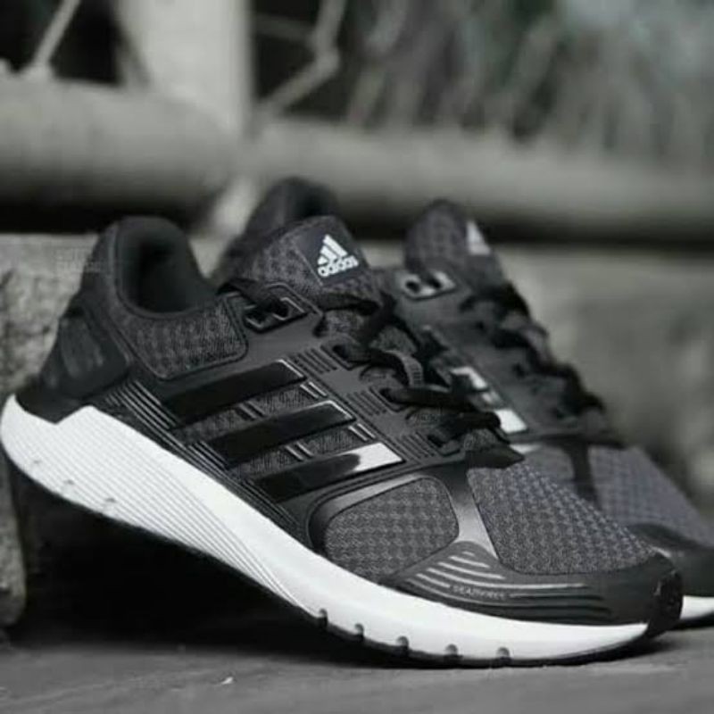 duramo 8 black
