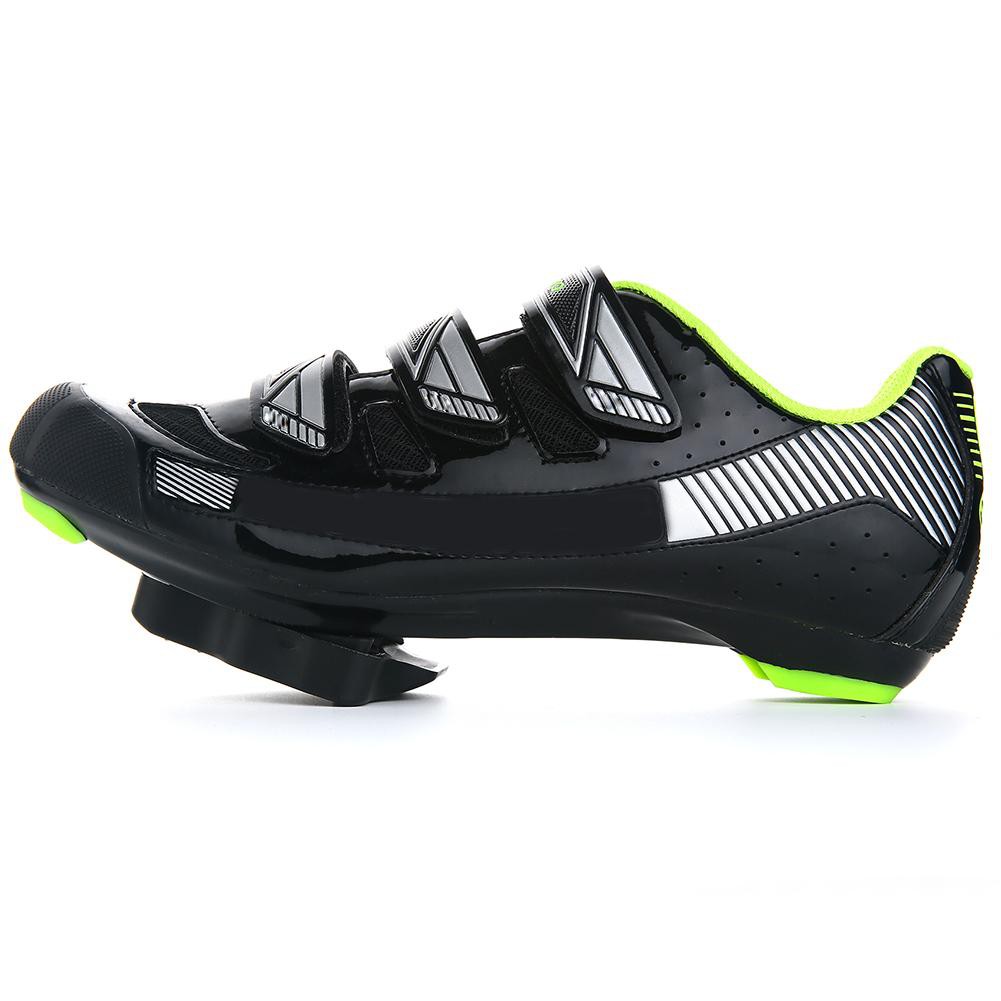 cycling shoes with cleats