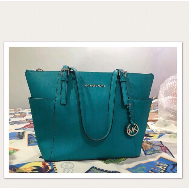 michael kors tote with side pockets