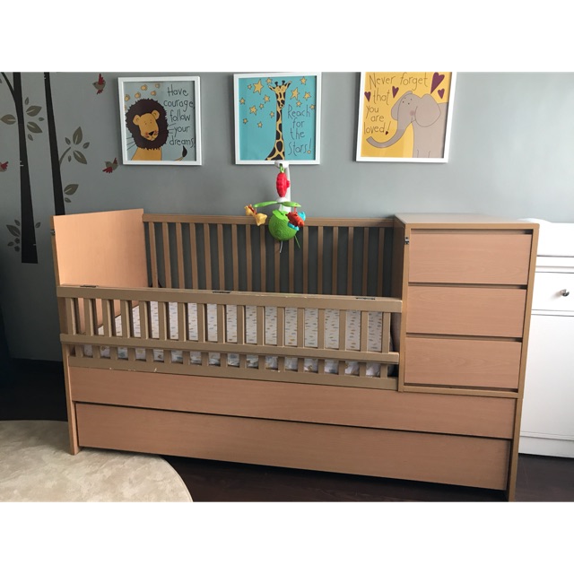 crib with drawers