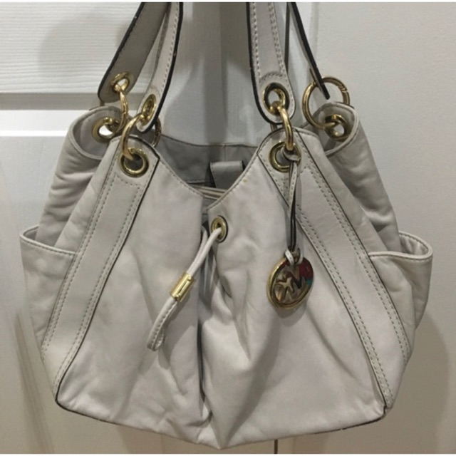 do michael kors bags have serial numbers