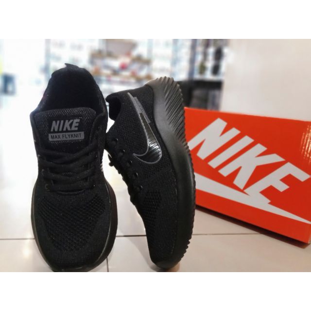 nike shoes black colour