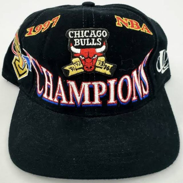 vintage bulls cap