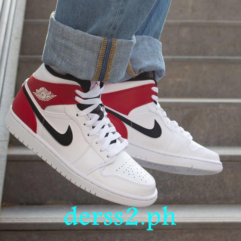 the first pair of nikes
