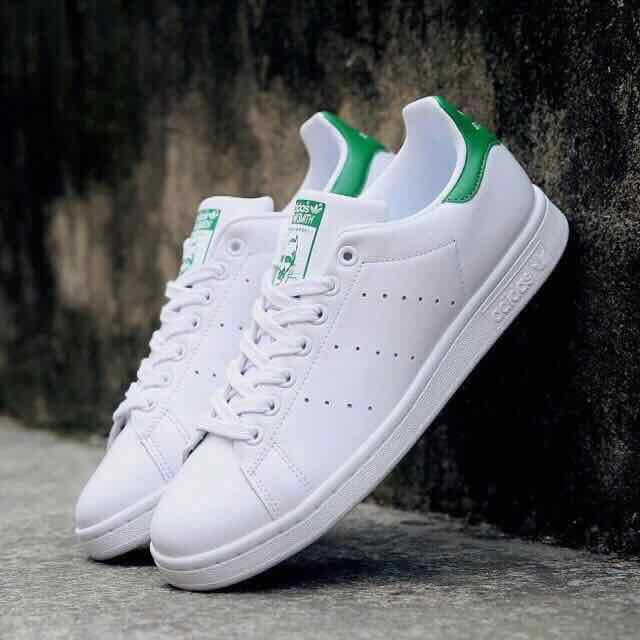 female stan smith