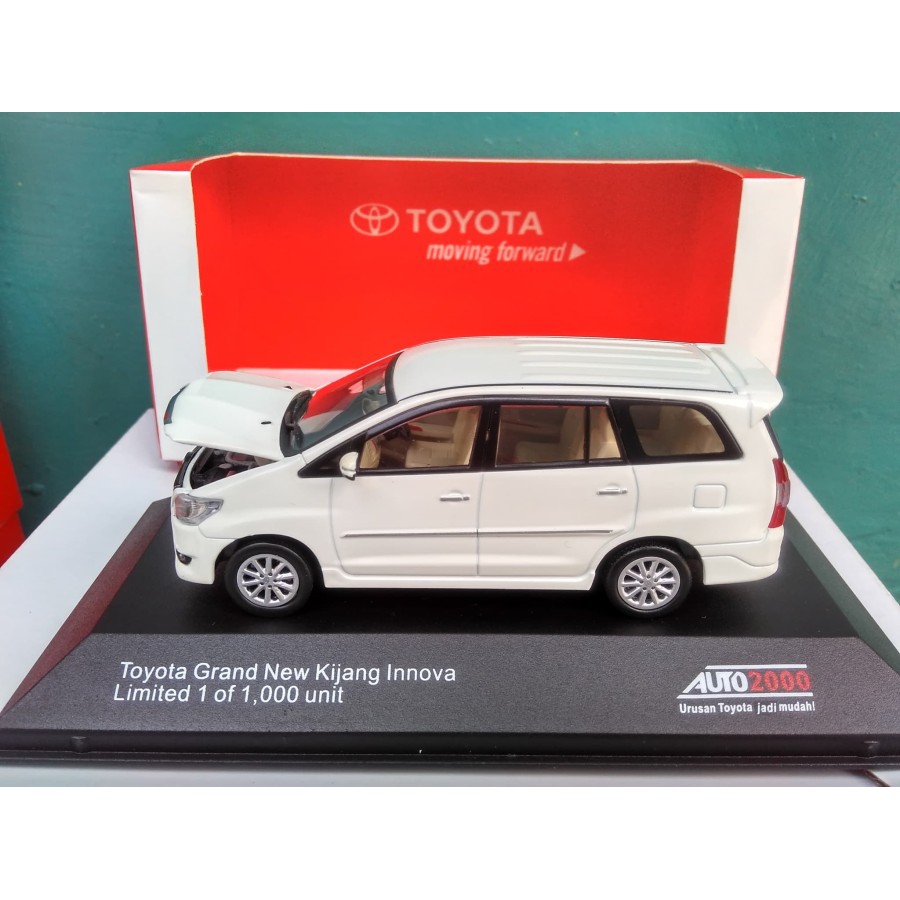 toyota innova diecast toy