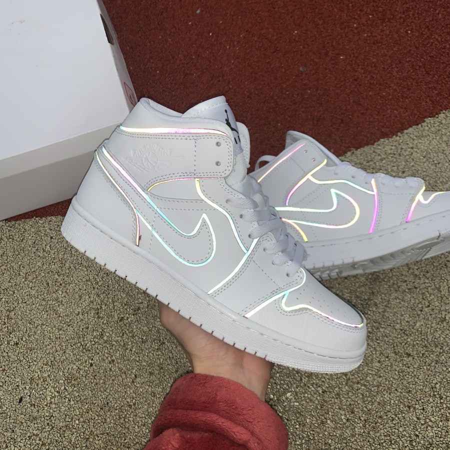 aj1 mid reflective
