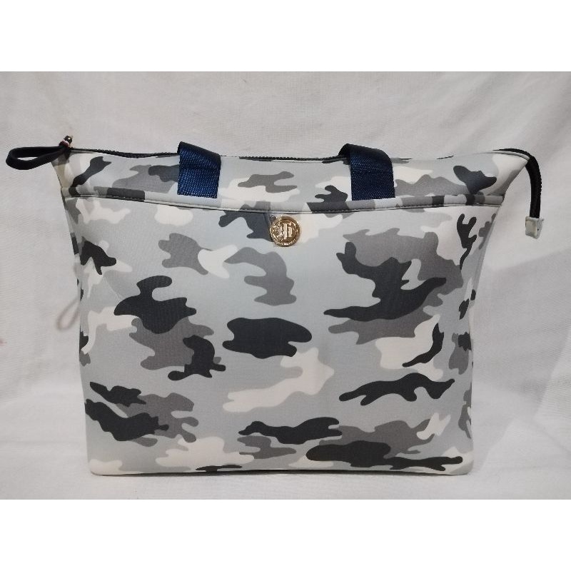 Tommy Hilfiger Large Weekender Tote Bag in Camouflage Shopee Philippines