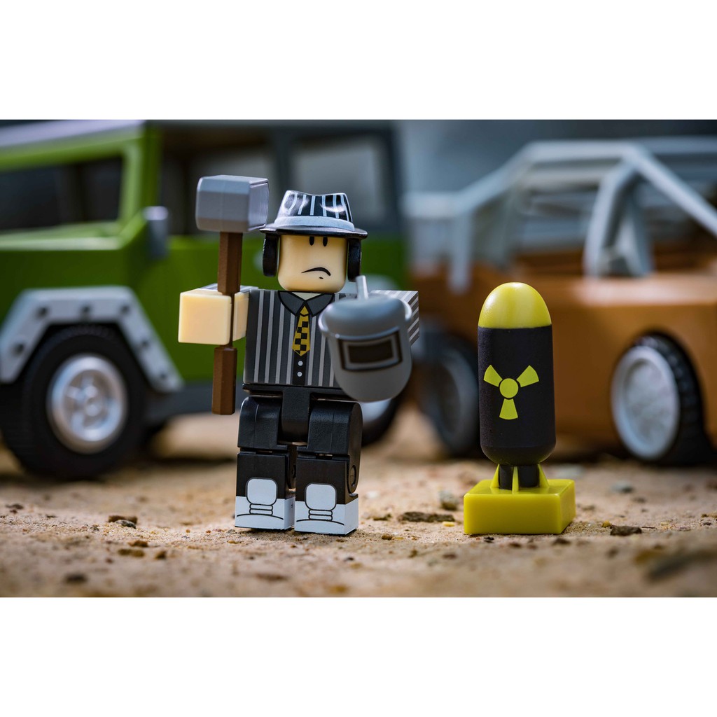 Authentic Roblox Core Figures Car Crusher Panwellz Shopee Philippines - valve cars roblox