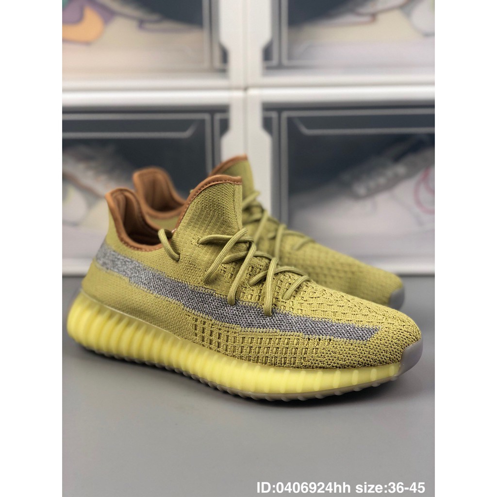  Vind yeezy taillight op Marktplaats nl februari 2020