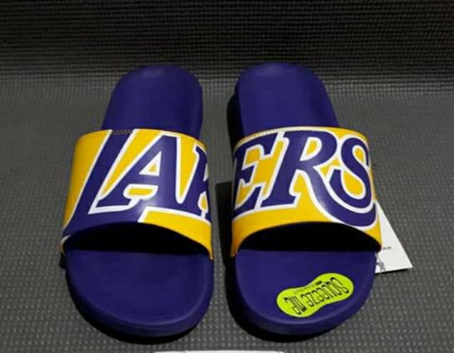 nike lakers sandals